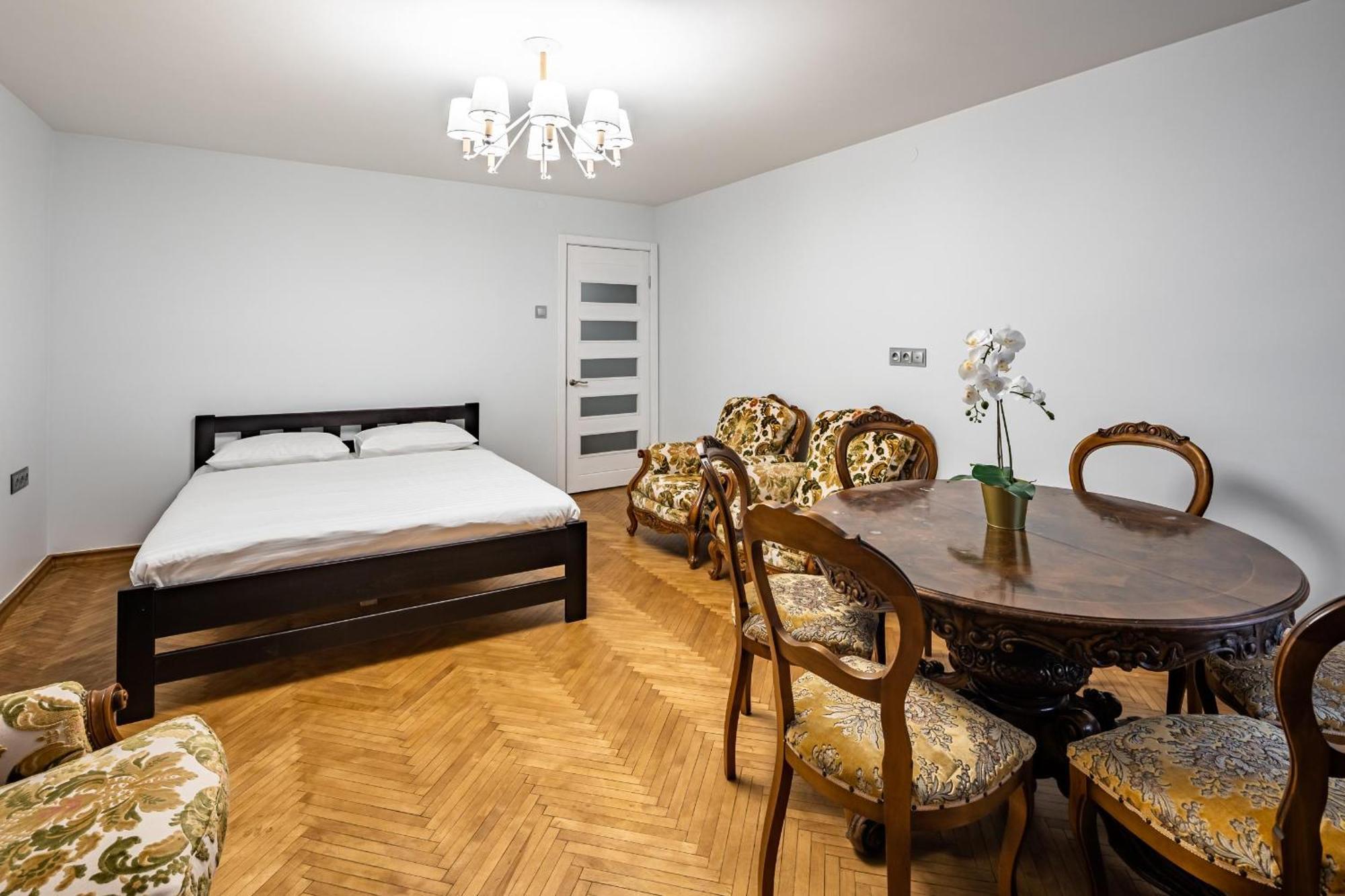 Romari Apartment Вірменська Λβιβ Εξωτερικό φωτογραφία